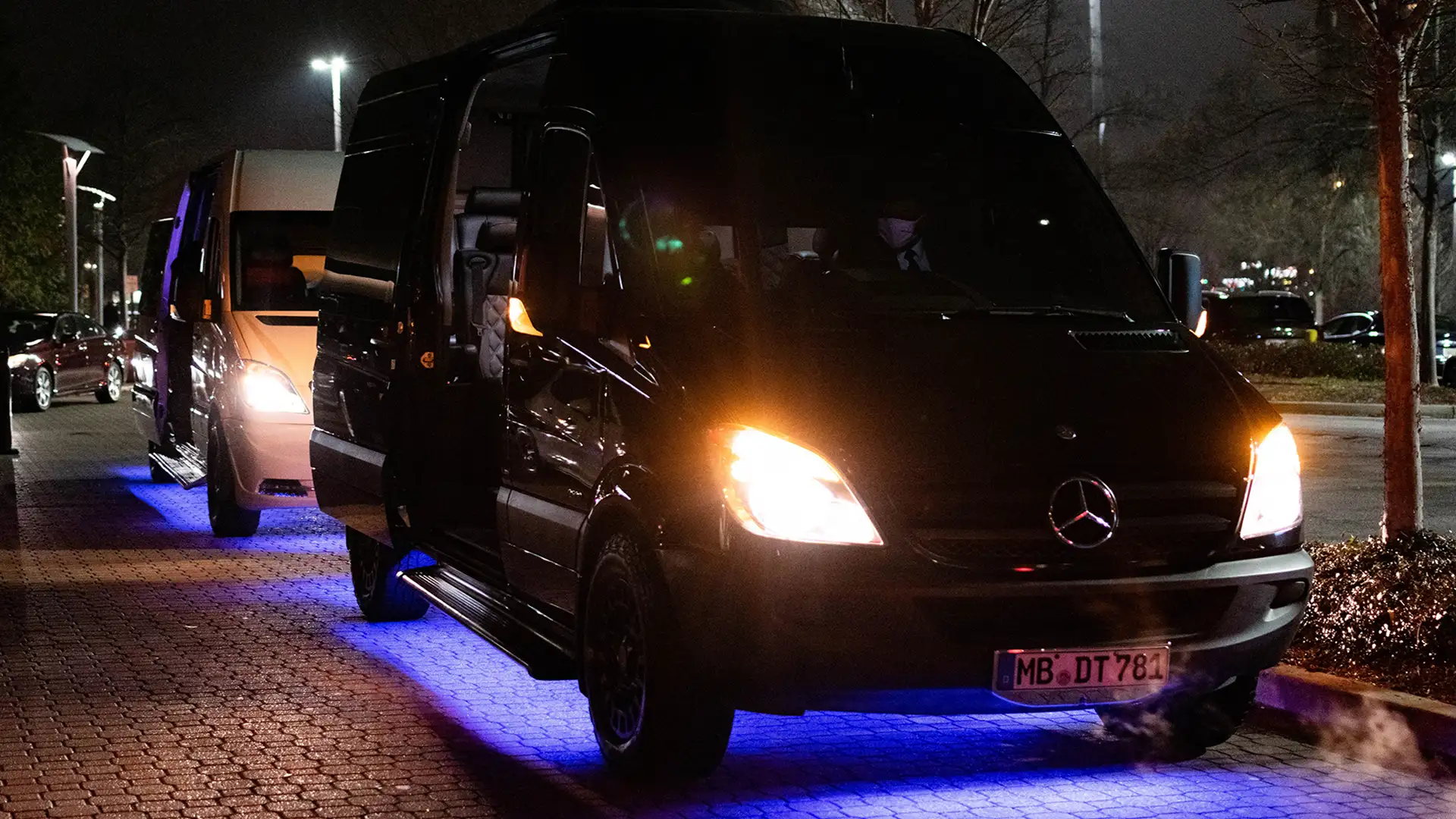 Mercedes-Sprinter Van-1