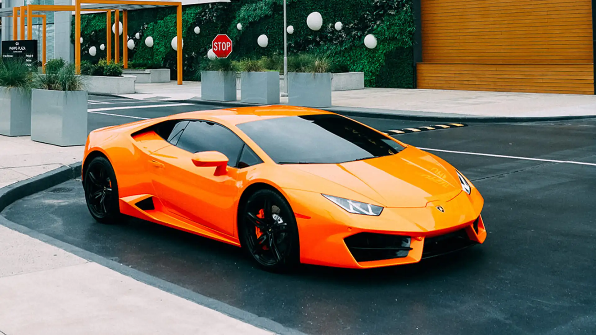 Lamborghini Huracan Rental