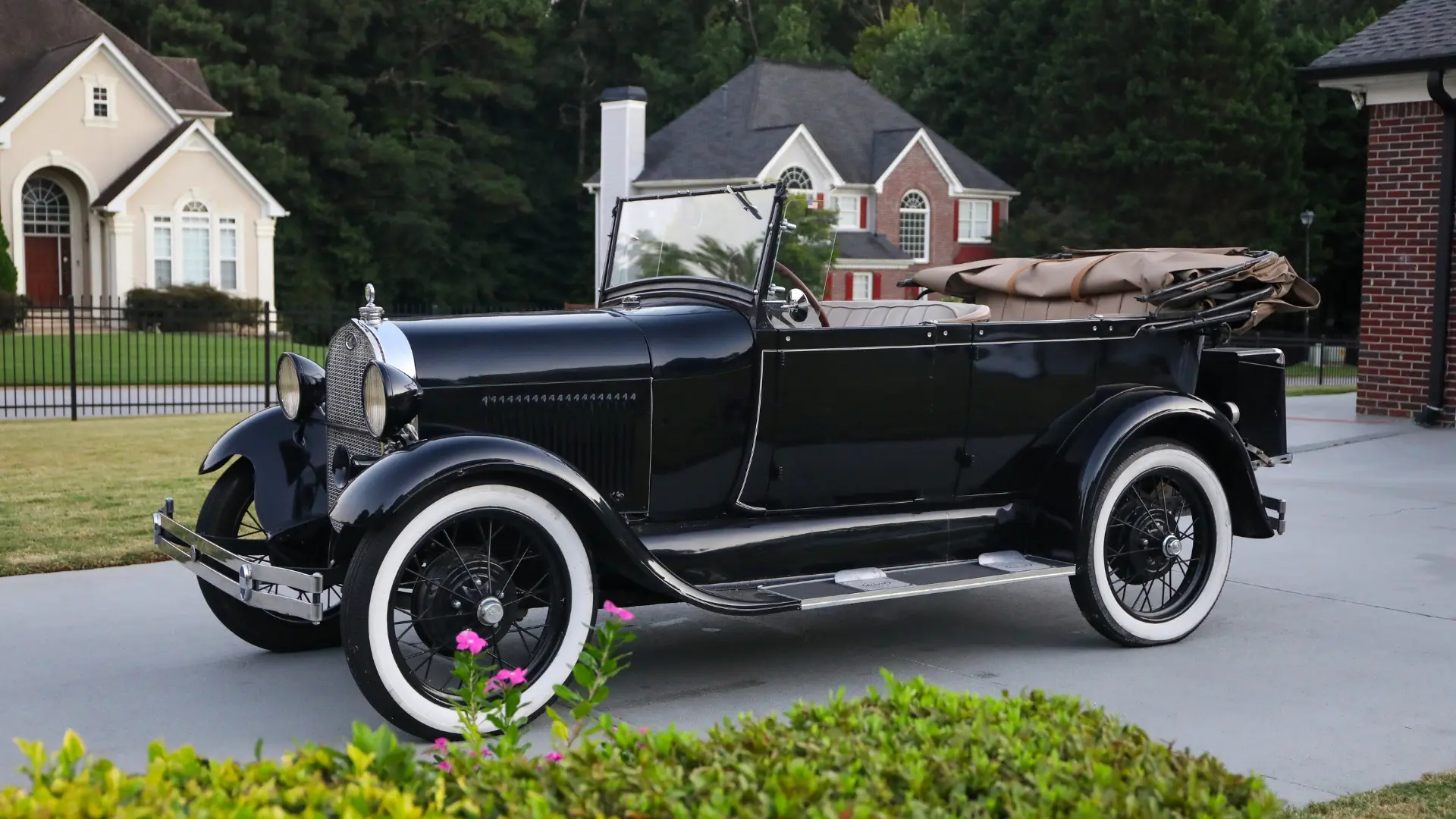 1928 Ford Model A Plantation Rental Atlanta: The Essence of Southern Charm