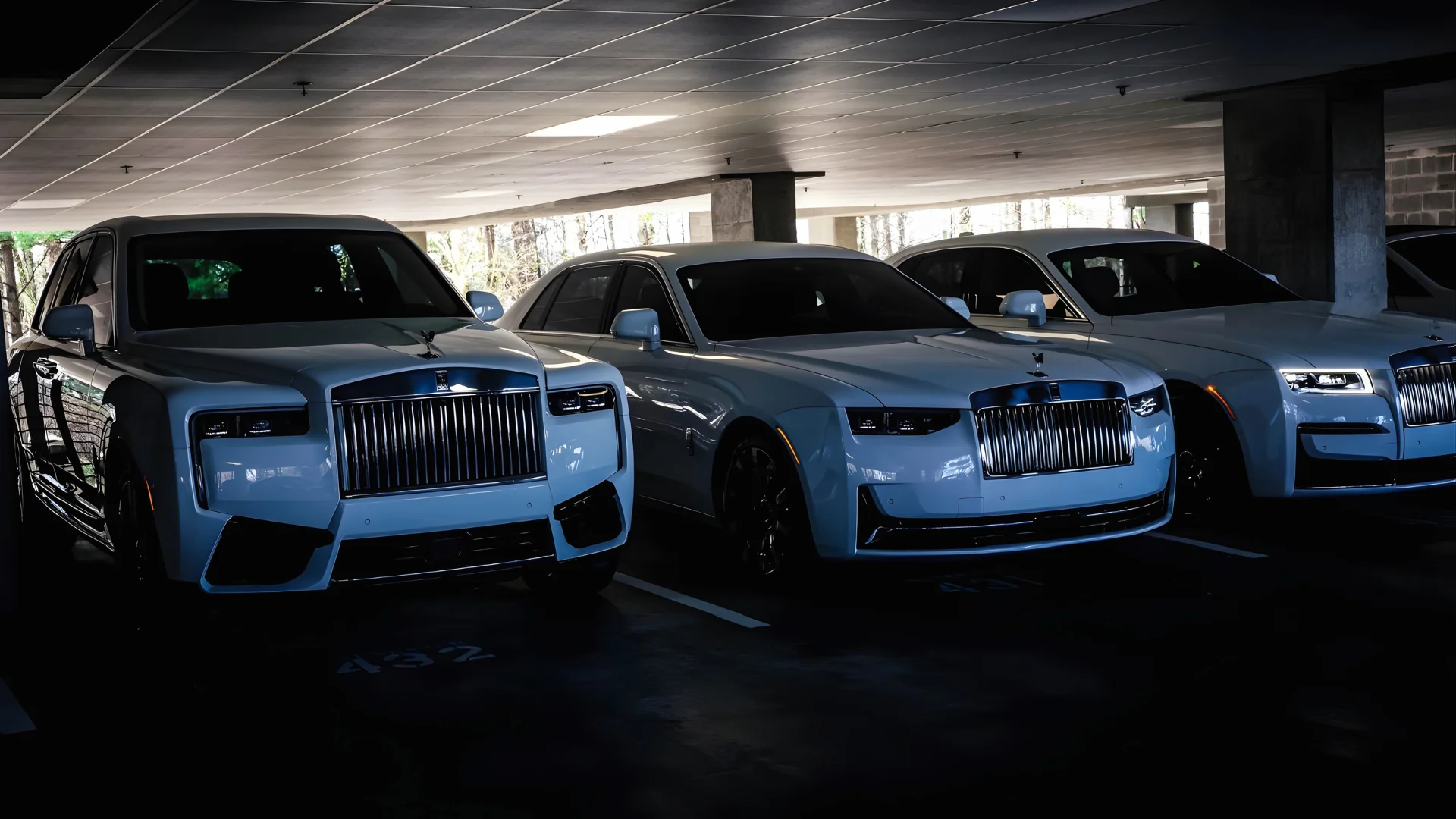 ATL Exotic & Luxury Car Rentals, Best Car Rental Company in Atlanta. We offer 24/7 luxury car rental, exotic car rental & chauffeur service. Book your dream car today!